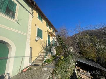 VILLA A SCHIERA A SANT'OLCESE