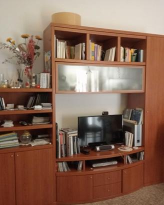 LIBRERIA SOGGIORNO - TAVOLO CON SEDIE E SCRIVANIA