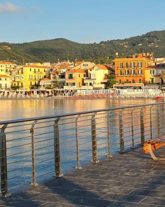 Bilocale a qualche passo dal mare,centro Alassio