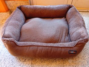 Cuccia Per Cani Alta 66cm Lunga 90cm.
