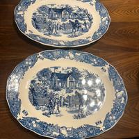 Coppia di piatti ovali