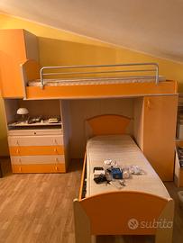 Cameretta a ponte con doppio letto con armadio
