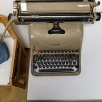 macchina da scrivere Olivetti Lexikon 80