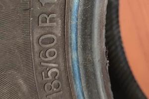 Coppia di gomme estive