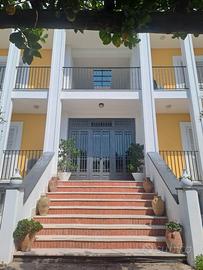 Bilocale solo persone referenziate