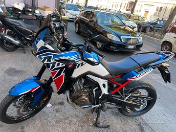 Africa Twin 1100 Manuale