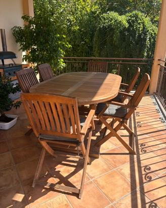 Tavolo da esterno in lengo con 8 sedie con cuscini
