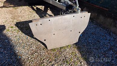 Rialzo specchio di poppa in acciaio