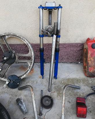 Garelli vip pezzi vari:forcella cerchio R17