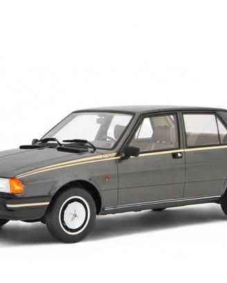 Modellino Alfa Romeo Giulietta 2.0 Super 1981 1/18