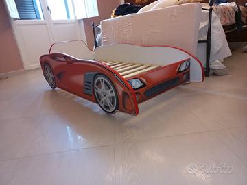 letti a forma di automobile