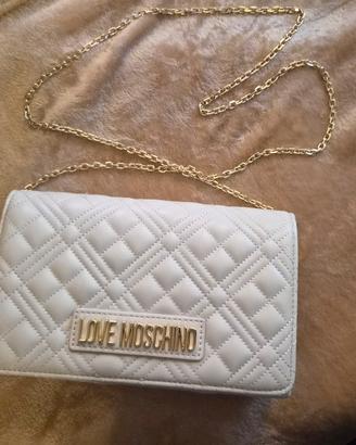 Love Moschino