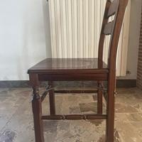 Sedie di legno