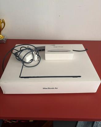 MacBook Air 15” Apple M2 – Praticamente Nuovo