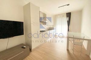 MAGGIO & GIUGNO: vicino al mare con posto auto