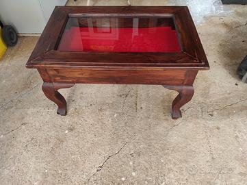 Tavolino basso da salotto con contenitore vetrina