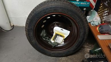 ruotino bulloni lampade fiat 600 anno 2007