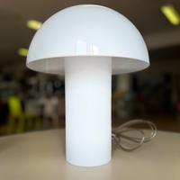 Lampada da comodino Pedrali – Design minimal, luce