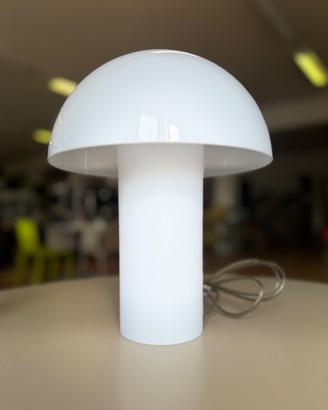 Lampada da comodino Pedrali – Design minimal, luce