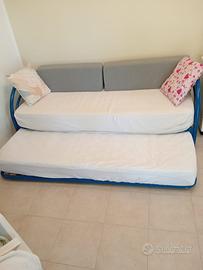 Divano con letto estraibile con materassi