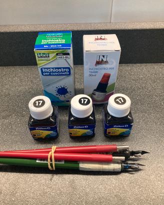 China e inchiostro con pennini