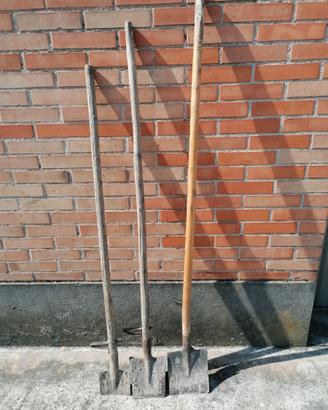 Tre Badili con manico in legno