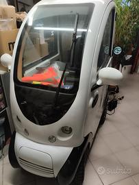 vende auto elettrica senza patente 