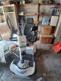 Quadriciclo elettrico per anziani