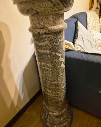 colonna in marmo/granito