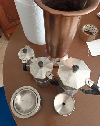 caffettiere e posacenere usati