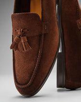 Mocassino in suede con nappine marrone