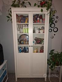 dispensa color bianca