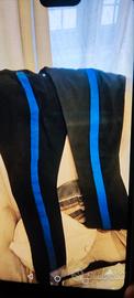 pantaloni  e stivali da motociclista