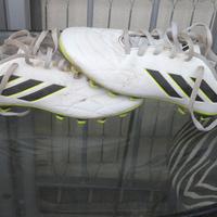 scarpe da calcio cosa adidas 