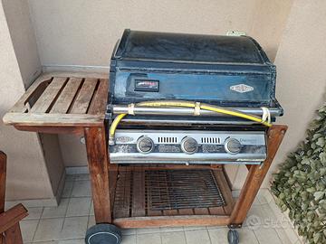 barbecue con piano gas incorporato
