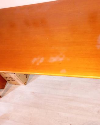 Tavolo in legno massello allungabile