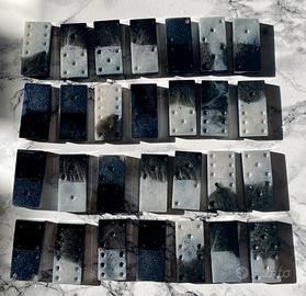 Domino in resina