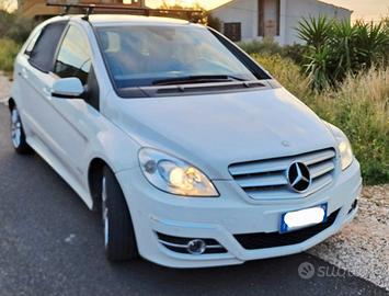 Mercedes B180 CDI Premium 4 Cerchi in omaggio 