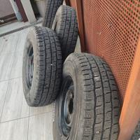 cerchi con gomme defender