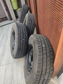 cerchi con gomme defender