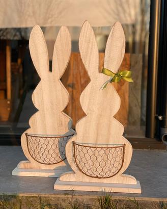 porta fiori a forma di coniglio in legno