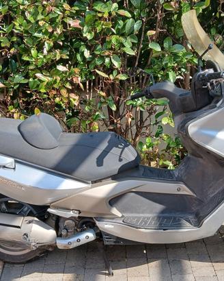 Scooter Kymco xciting 250 incidentanto