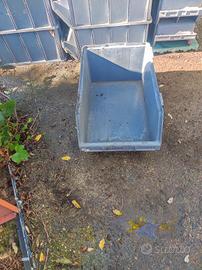 Cassette impilabili in materiale plastico 