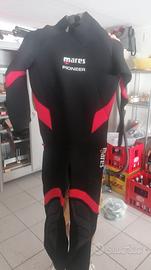 abbigliamento per immersioni subacque 