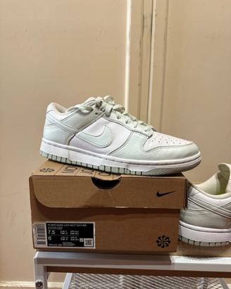 Nike dunk low next nature Barely green n38.5