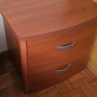 comodino color ciliegio