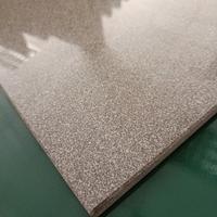 Pavimento in gres porcellanato 