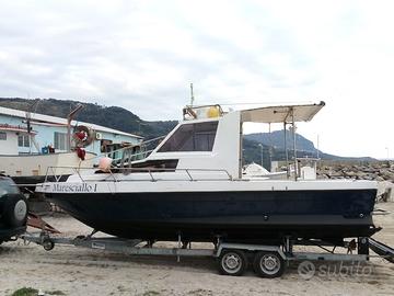 Pilotina entrobordo planante