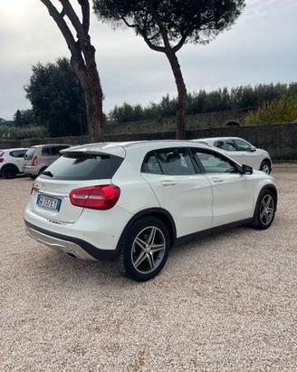 Mercedes-benz GLA 220 CDI Automatic Sport camera p