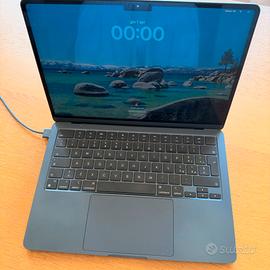 MacBook Air M2 13,6” – 8 GB RAM / 256 GB SSD
